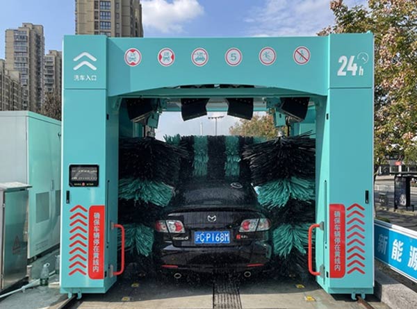 浙江海宁的这个充电站充电，无人洗车，一站式服务