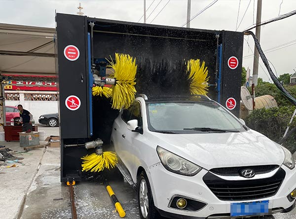 广西柳州五菱汽车厂自动洗车机